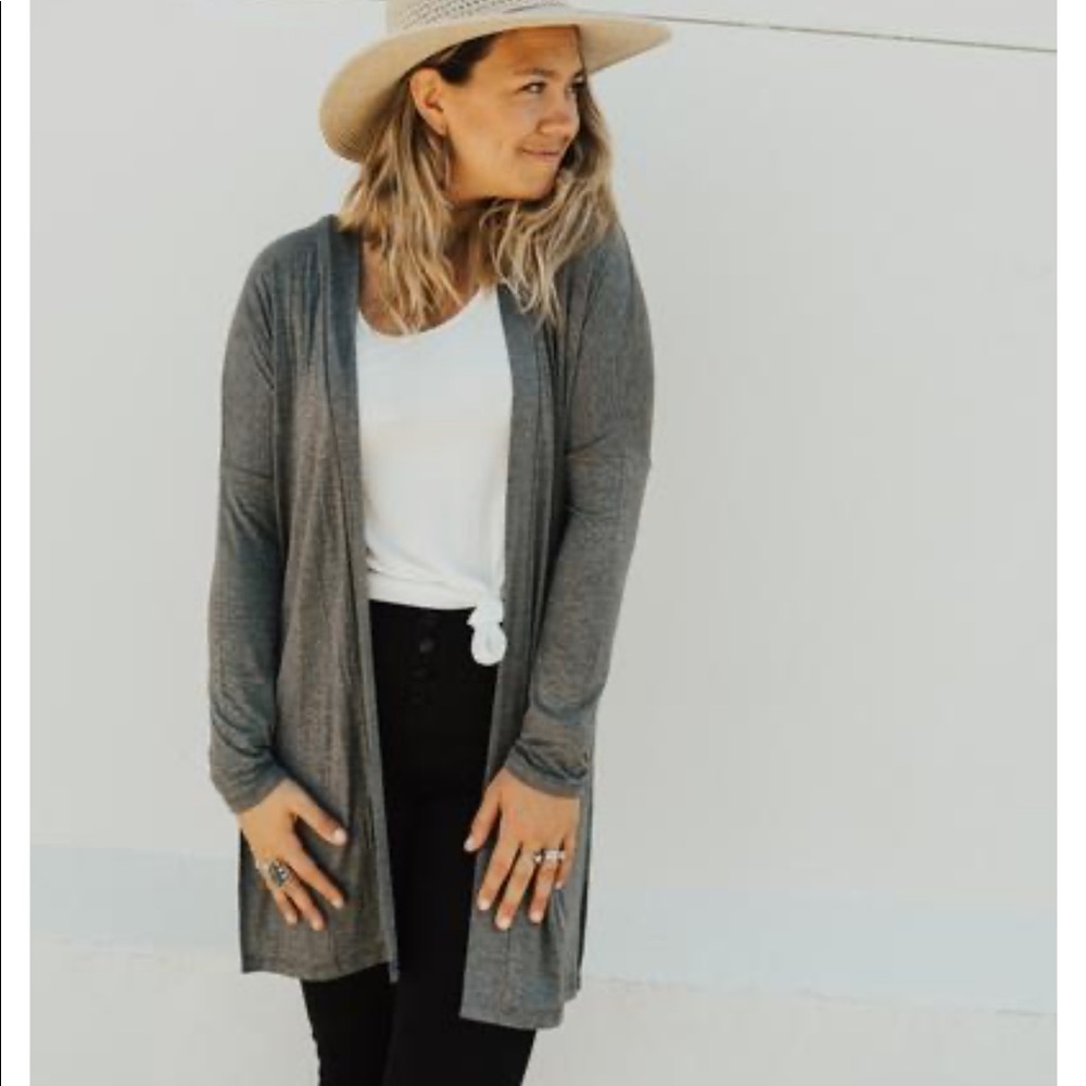 Carly Jean Los Angeles Favorite Kimono